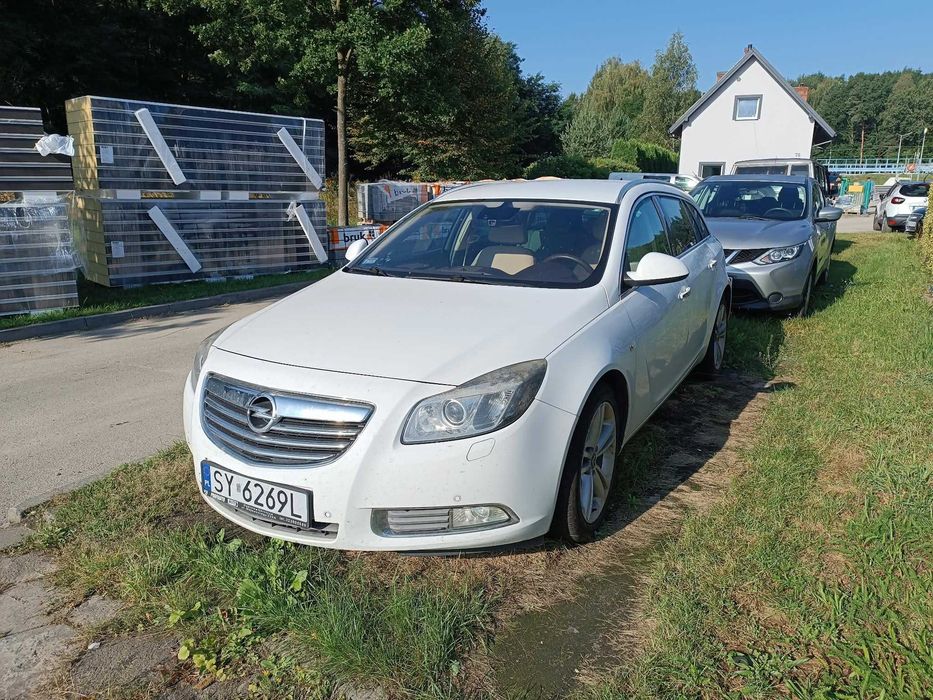 Opel Insignia A - uszkodzony silnik, kombi, automat, biały