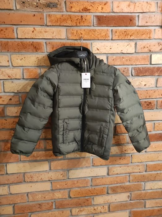 Zimowa kurtka chłopięca z kapturem