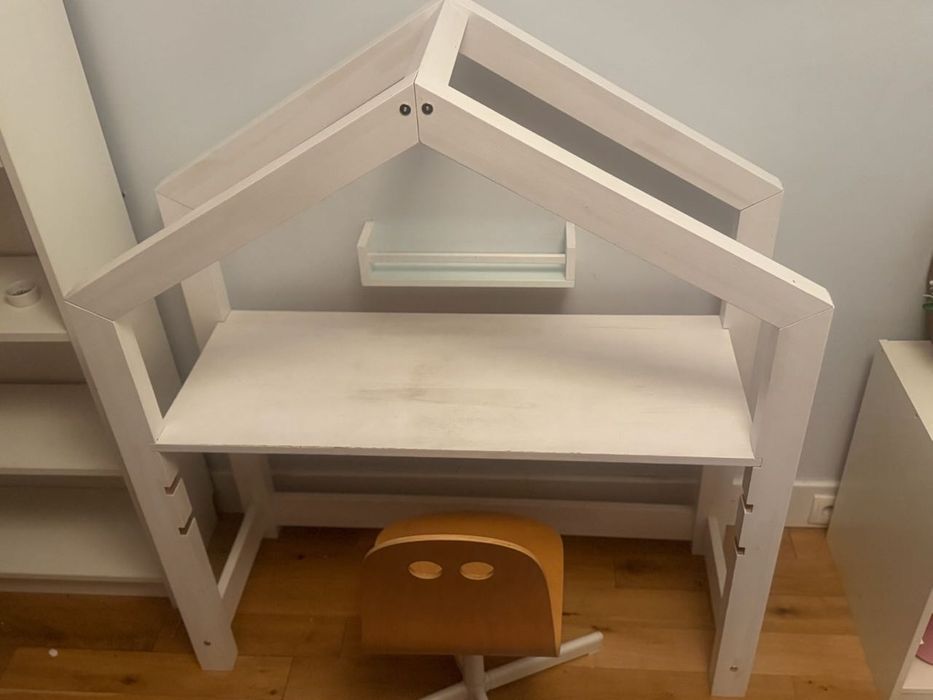 Biurko dziecięce z krzesełkiem