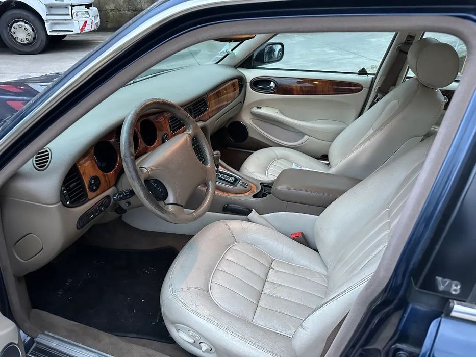 JAGUAR XJ8 3.2 V8 EXUCUTIVE DE 1998 PARA PEÇAS