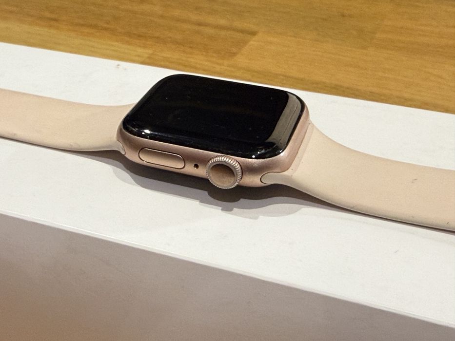 Apple watch series 5 rose gold 40 mm