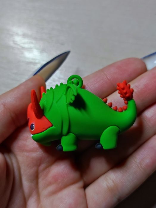 Обмін фігурок Bob snail на застібачку, страхітливого кошмару та секретного з рогами.