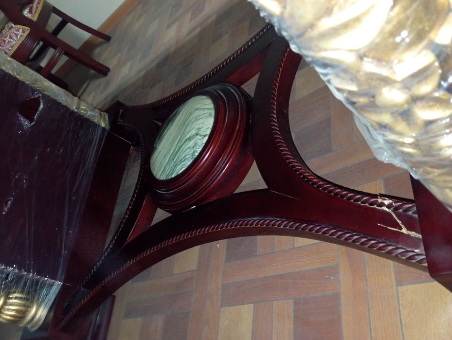 Массивный стол, оникс