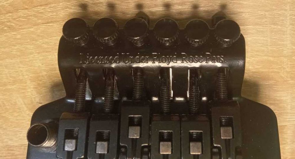 Вибрато (тремоло) для электрогитары типа флойд роуз.