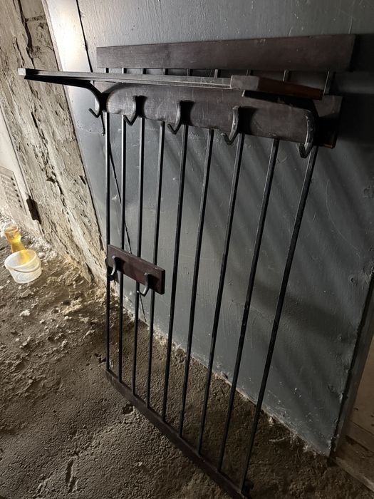 Продам вешалку в гардероб коридор прихожую