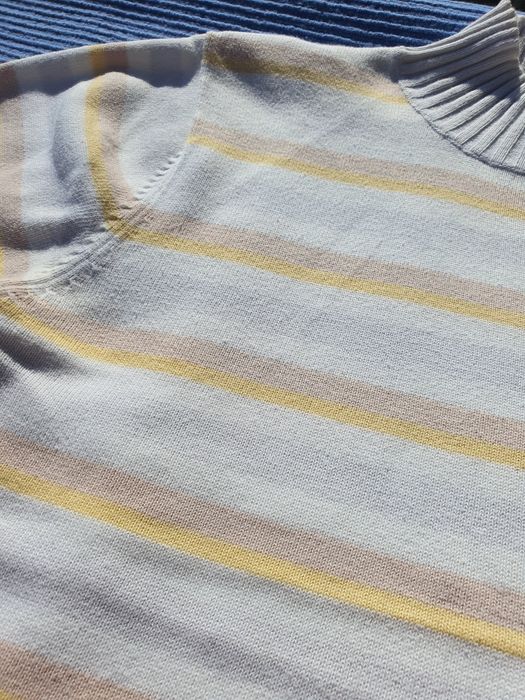 Półgolf sweterek pastelowy Quiosque rozm. S z krótkim rękawem w paski