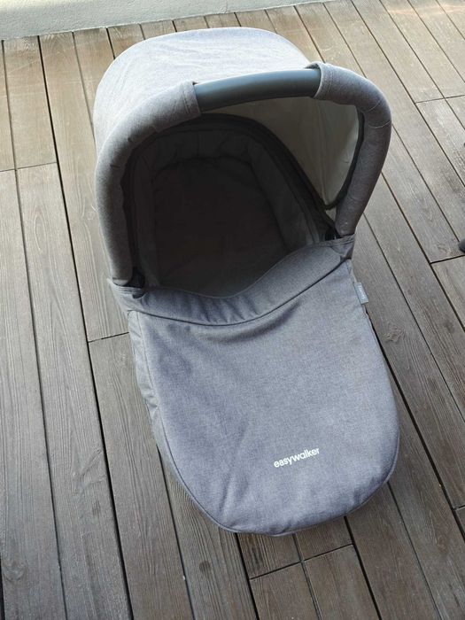Carrinho Bebé Easywalker Harvey + Alcofa + Manta Inverno + Acessórios (Babycoque BeSafe + elevadores)