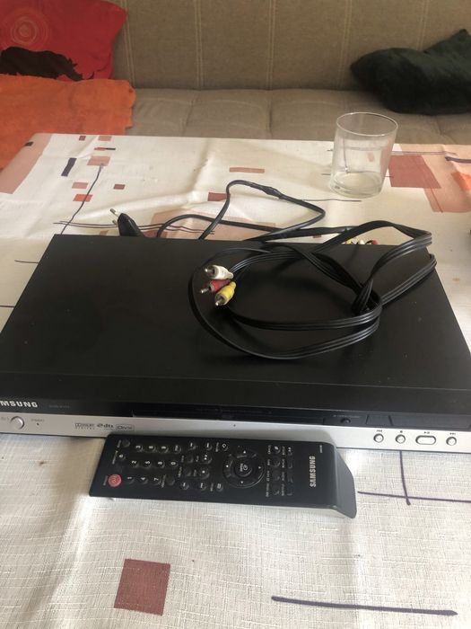 Odtwarzacz dvd Samsung niuzywany, sprawny z pilotem.