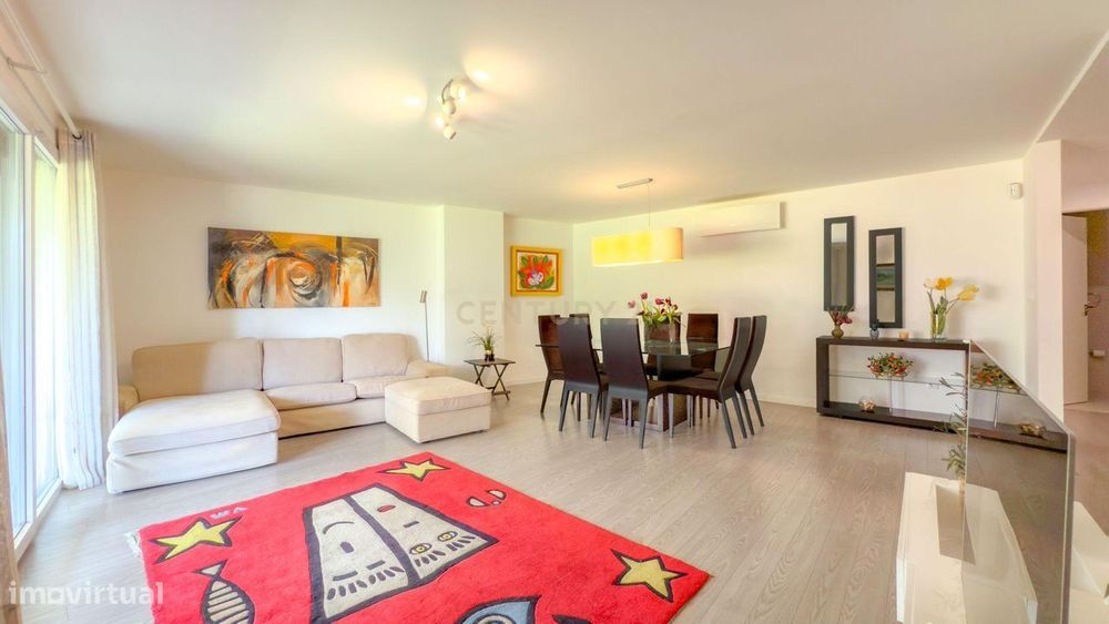 Luxuoso Apartamento T3 com 3 suítes e garagem box de Luxo no Condomíni