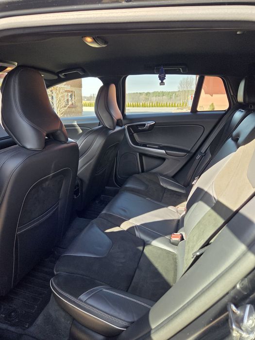 Volvo V60 2.0 D3 R-DESIGN