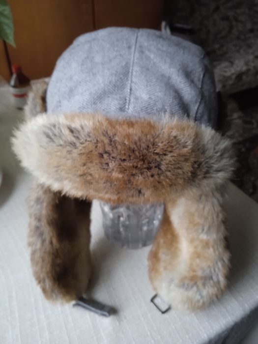 Зимова шапка та. перчатки