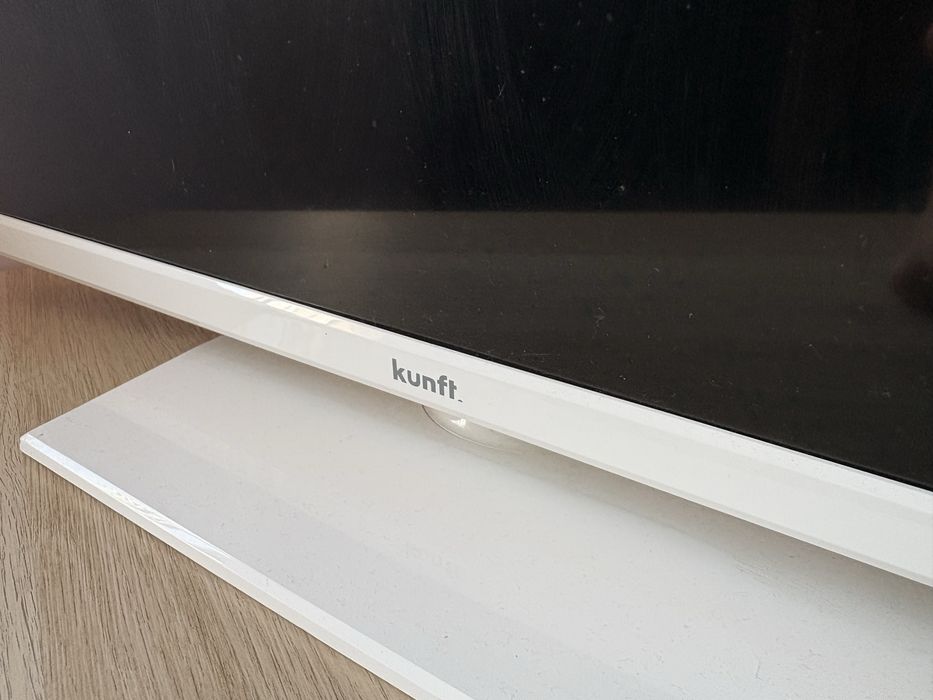 Televisão pequena Kunft 24 polegadas