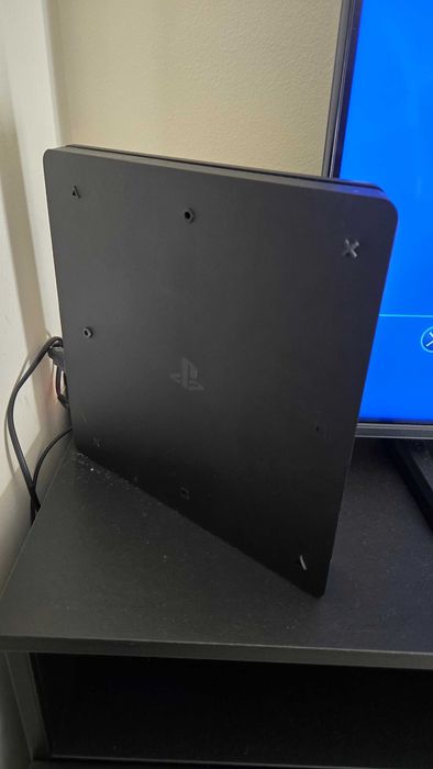 Playstation 4 Slim 1Tb com 2 comandos ps4 1000gb
