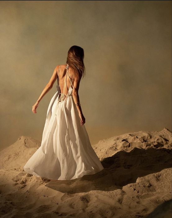 Молочна сукня/сарафан в оренду