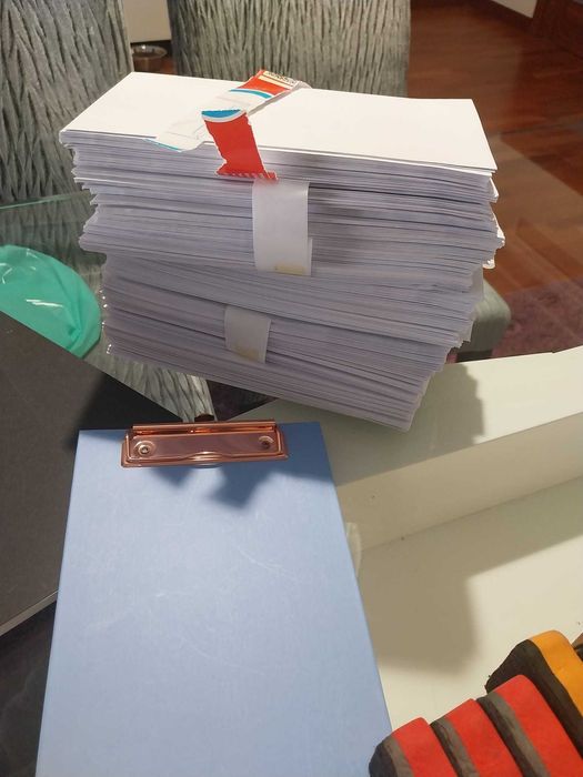 Diferente material de escritório (por usar)