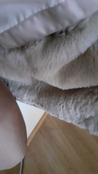 Kurtka bomberka z futrem jenota