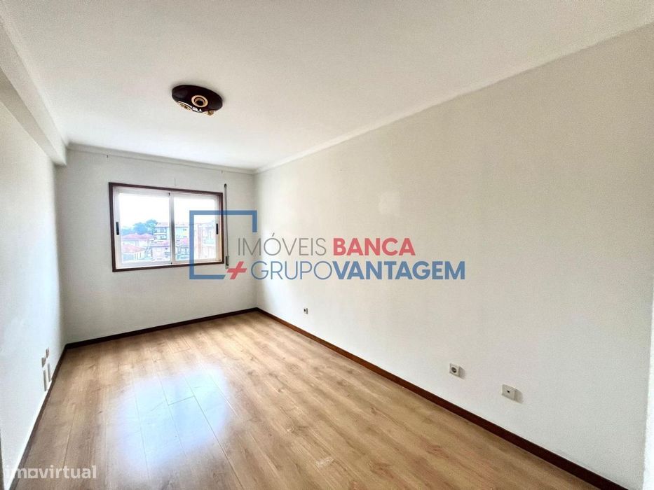 Apartamento T2 C/Varanda - Gondomar