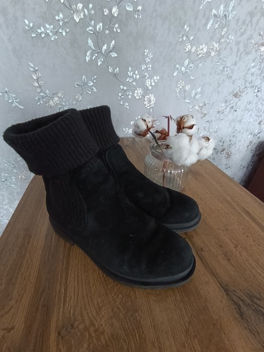Продам жіночі замшеві весняні черевики