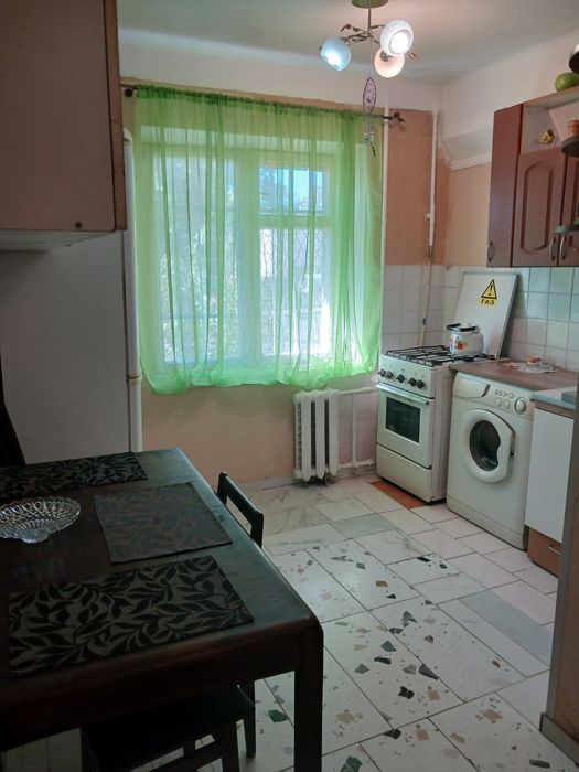 1к посуточно, м. Лесная