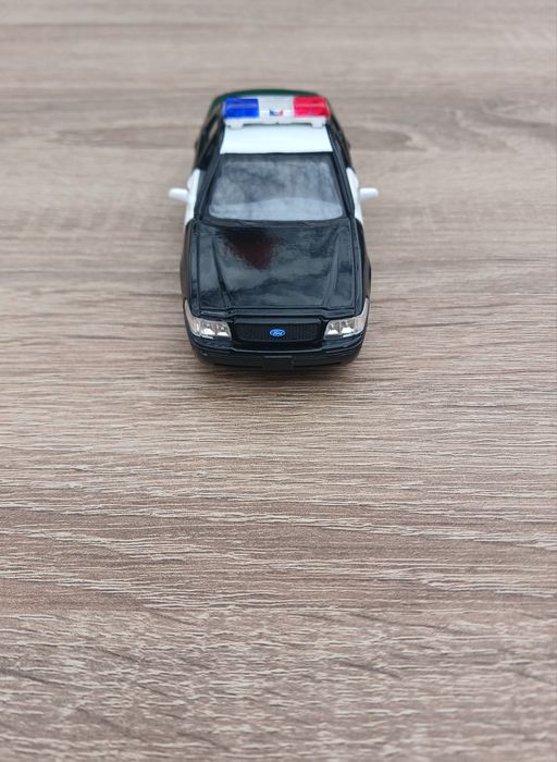 Нова поліцейська машинка