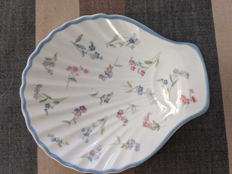 Miseczka z porcelany kostnej, Forget Me Not, Royal Worcester Fine Bone