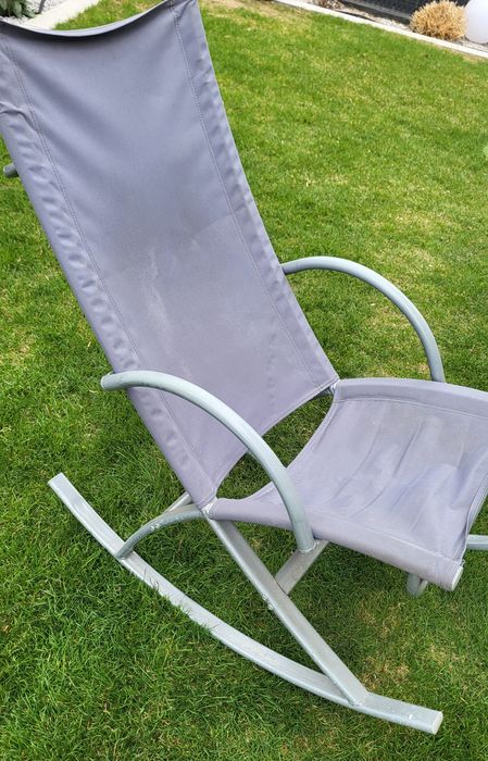 Krzesło bujane ogrodowe