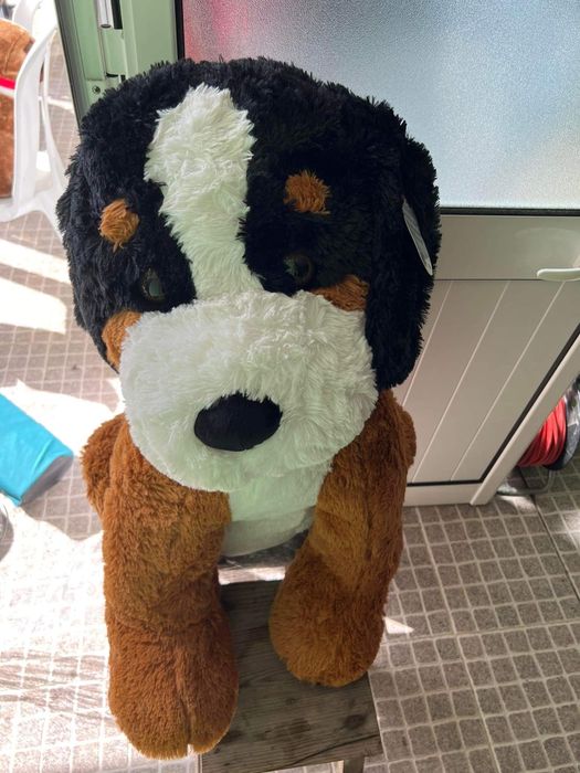 Peluche cão grande