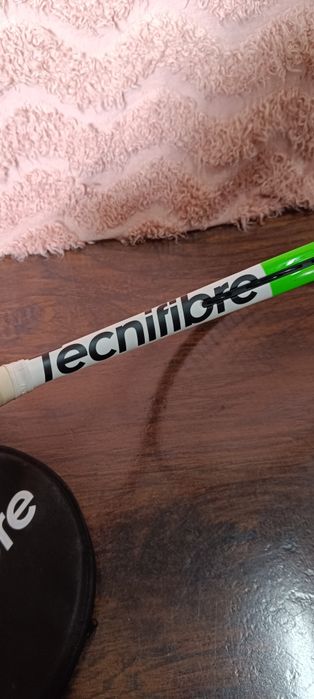 Rakieta tenisowa firmy Technifibre
