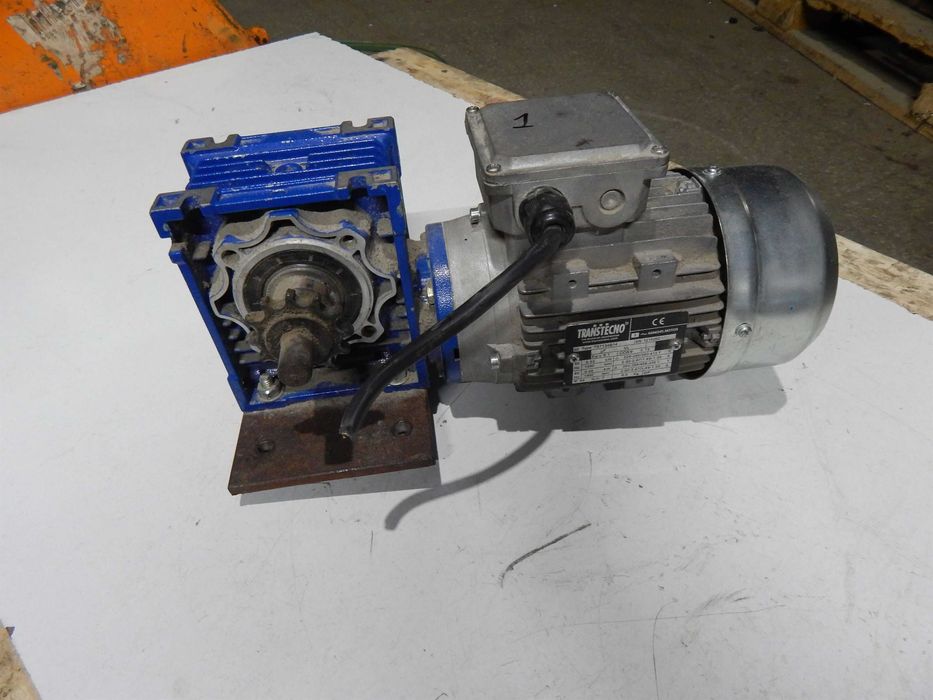 Електродвигун 0.55 кВт TRANSTECNO TS713-4B14 CM063 з редуктором