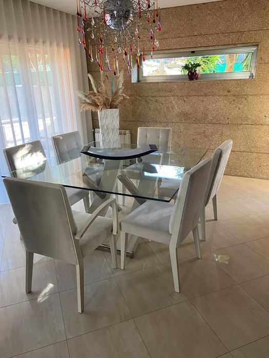Mesa de vidro + 6 cadeiras
