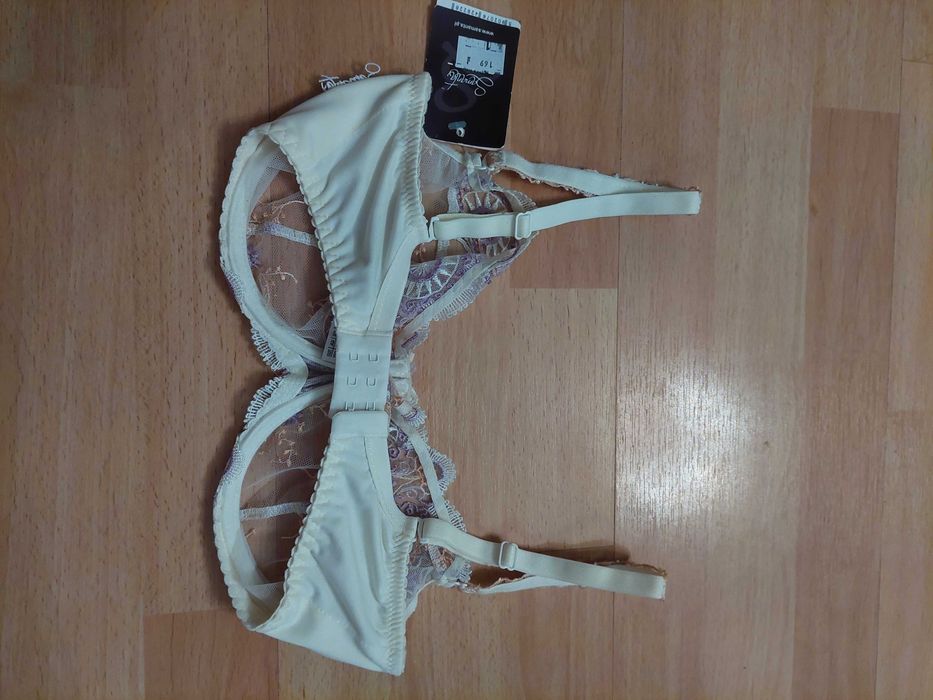 Biustonosz Samanta model A122 rozmiar 70F - NOWY