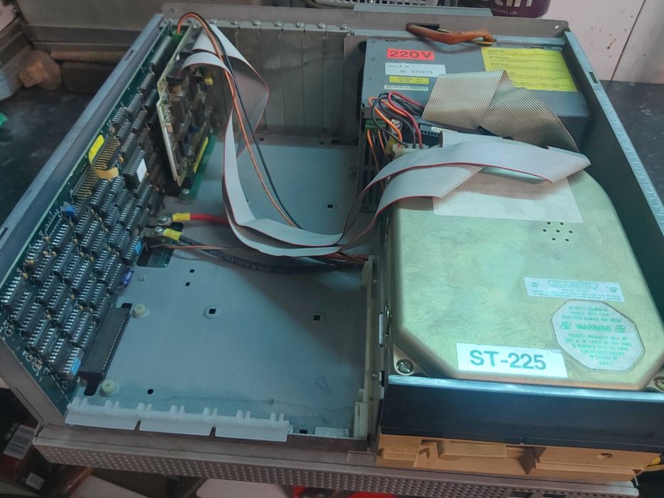 Computador - Olivetti Personal computer M24430804754728888327