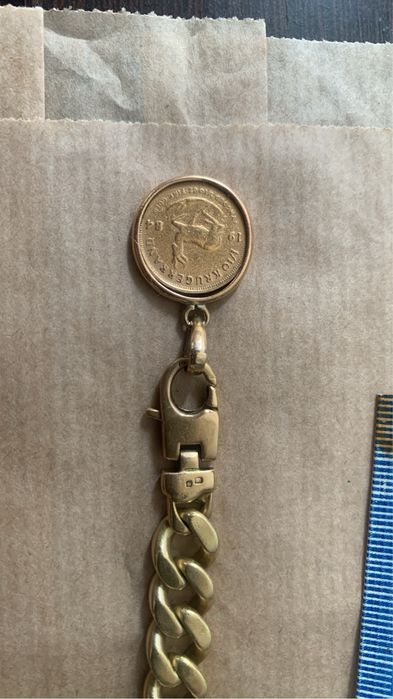 Colar e pulseira para somente venda.