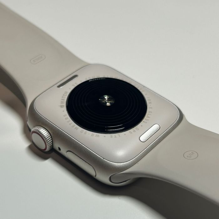 Apple Watch SE2 (2nd gen) 40mm Starlight + Cellular SE 2