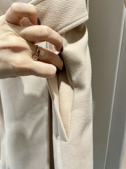 Пальто бежеве жіноче на кнопках під пояс (розмір 10/s)