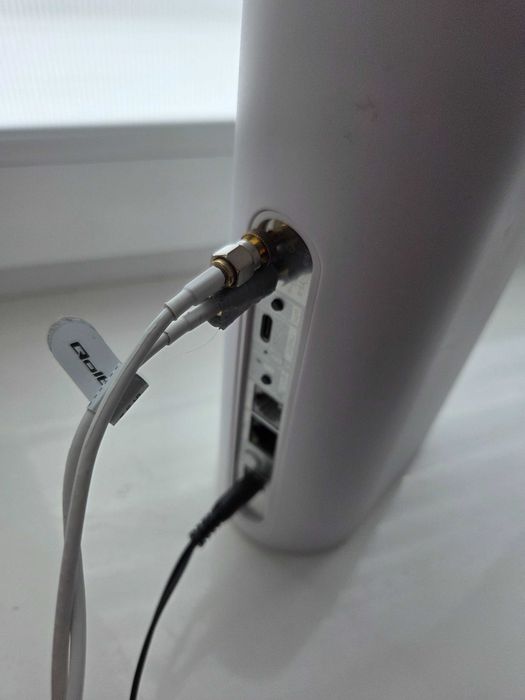 Router 5G z kartą SIM 5G CPE LBT T300G z anteną