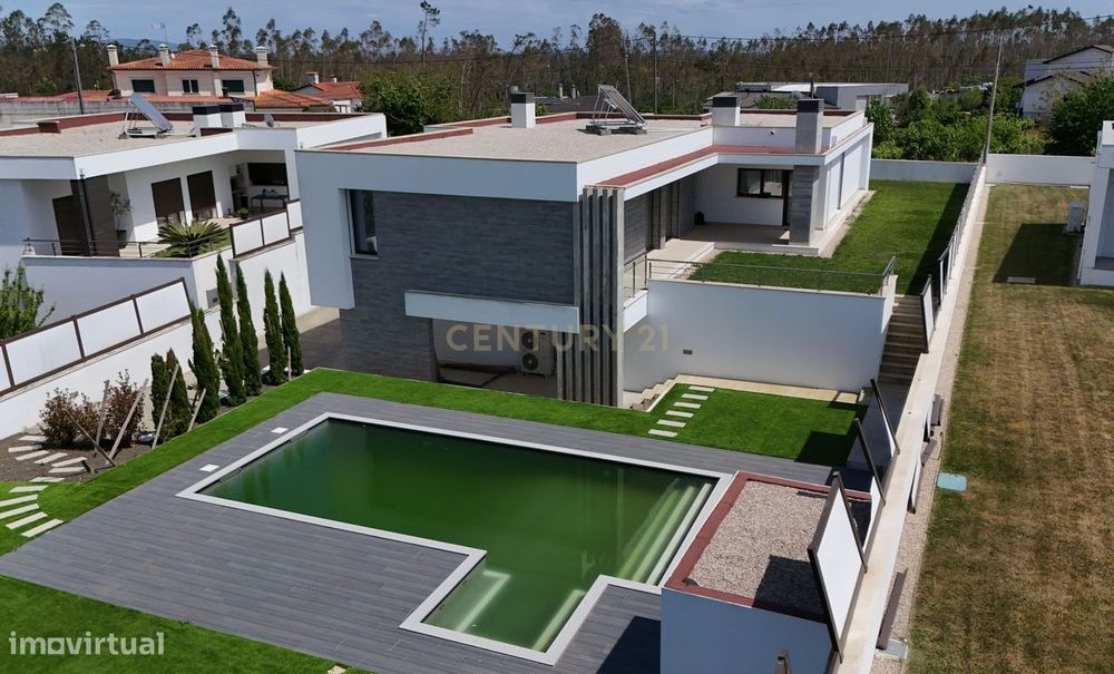 Moradia T4 Moderna com Piscina Aquecida e Jacuzzi a 15 Minutos da Prai