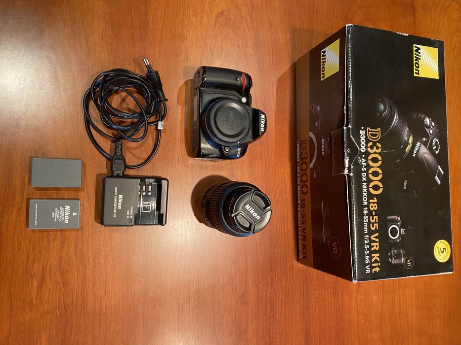 Nikon D3000 (Camera / Digital Camera)