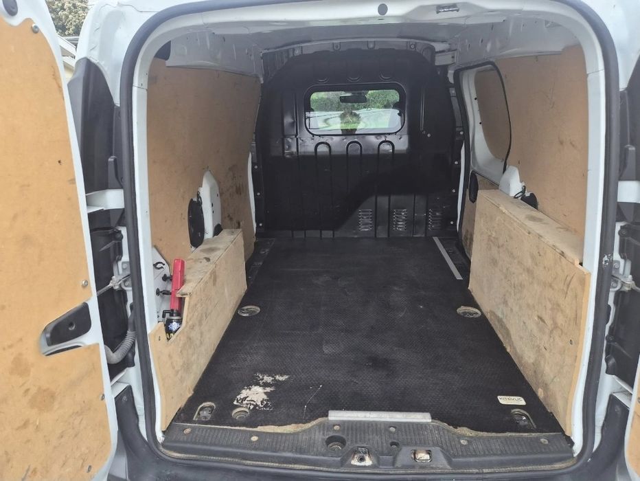 Renault Express van diesel 1.5 Blue dCi Confort.  VIATURA COM IVA DEDUTÍVEL