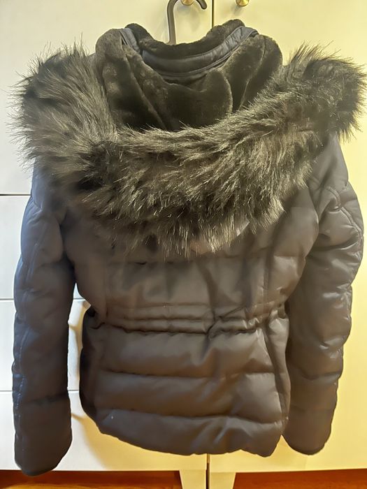 Casaco de penas azul marinho Zara