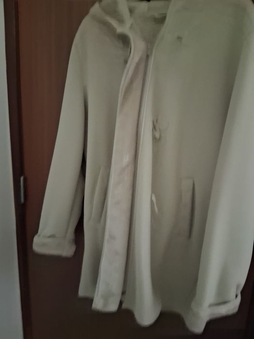 Casacão novo com capucho marca Canda