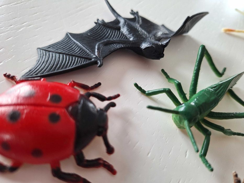 Gady owady robak robaki pająk pająki insekty jaszczurka figurki