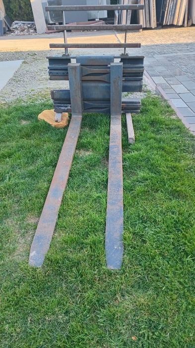 Widły do wózka widłowego, długość 2 metry.