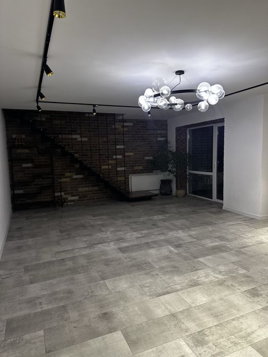 Здам  дворівневу квартиру центр міста новобуд