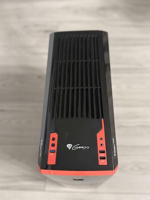 komputer gamingowy Genesis titan700