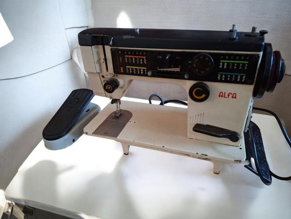 Máquina de costura  (Usada)