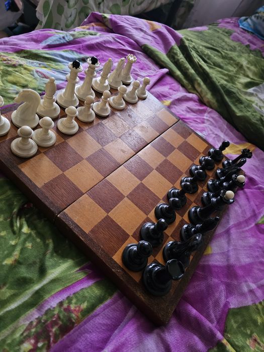 Шахматы советские пластиковые 32х32