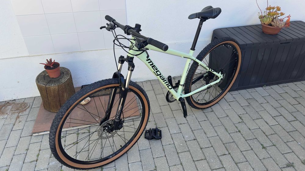 BTT Bicicleta Megano Sport DX3 - Tamanho M (Nova)