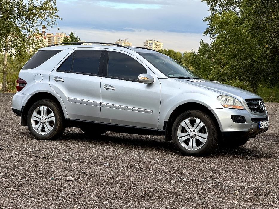 автомобіль мерседес МL 350