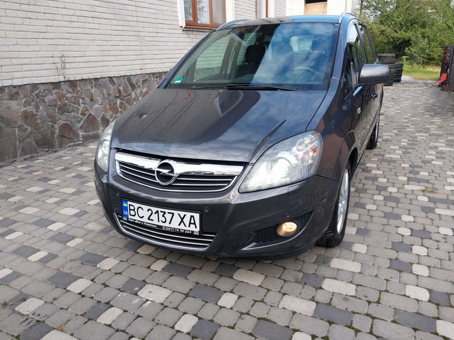 Opel Zafira 2011